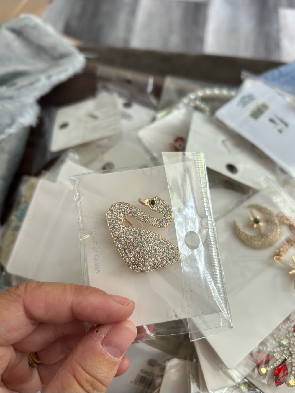 4/$50 Gold Crystal Swan Brooch Pin - Elegant Women's Jewelry